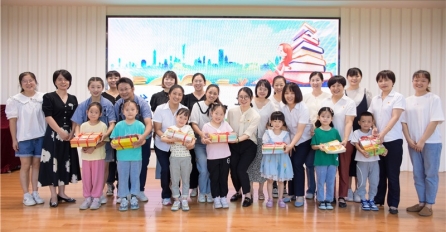 捐贈愛心，傳遞書香 | 中達建設(shè)為百步橫港中心幼兒園捐贈繪本